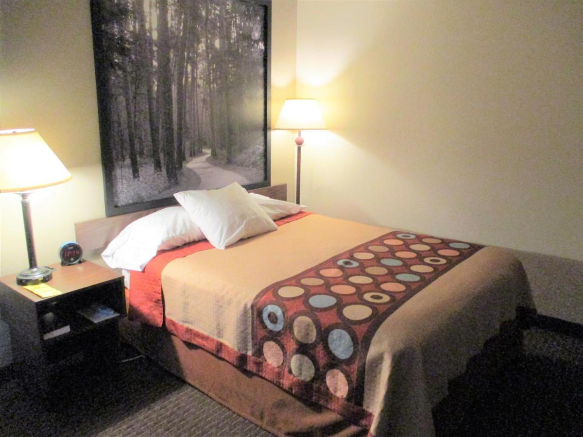 Super 8 by Wyndham Bemidji MN Hotel Bagian luar foto