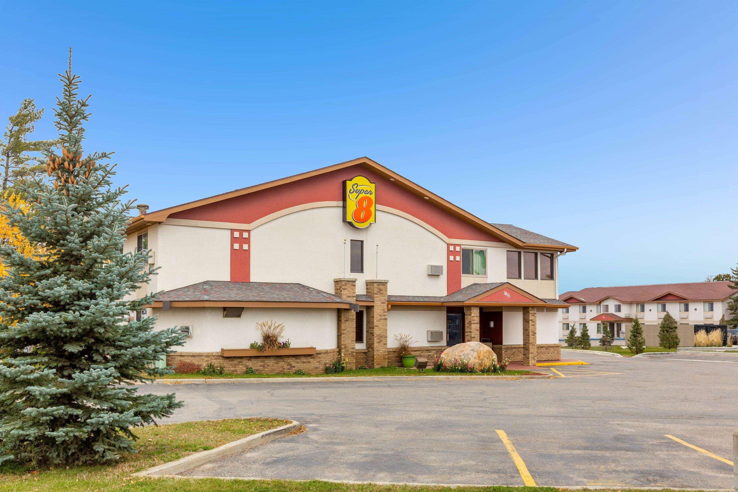 Super 8 by Wyndham Bemidji MN Hotel Bagian luar foto