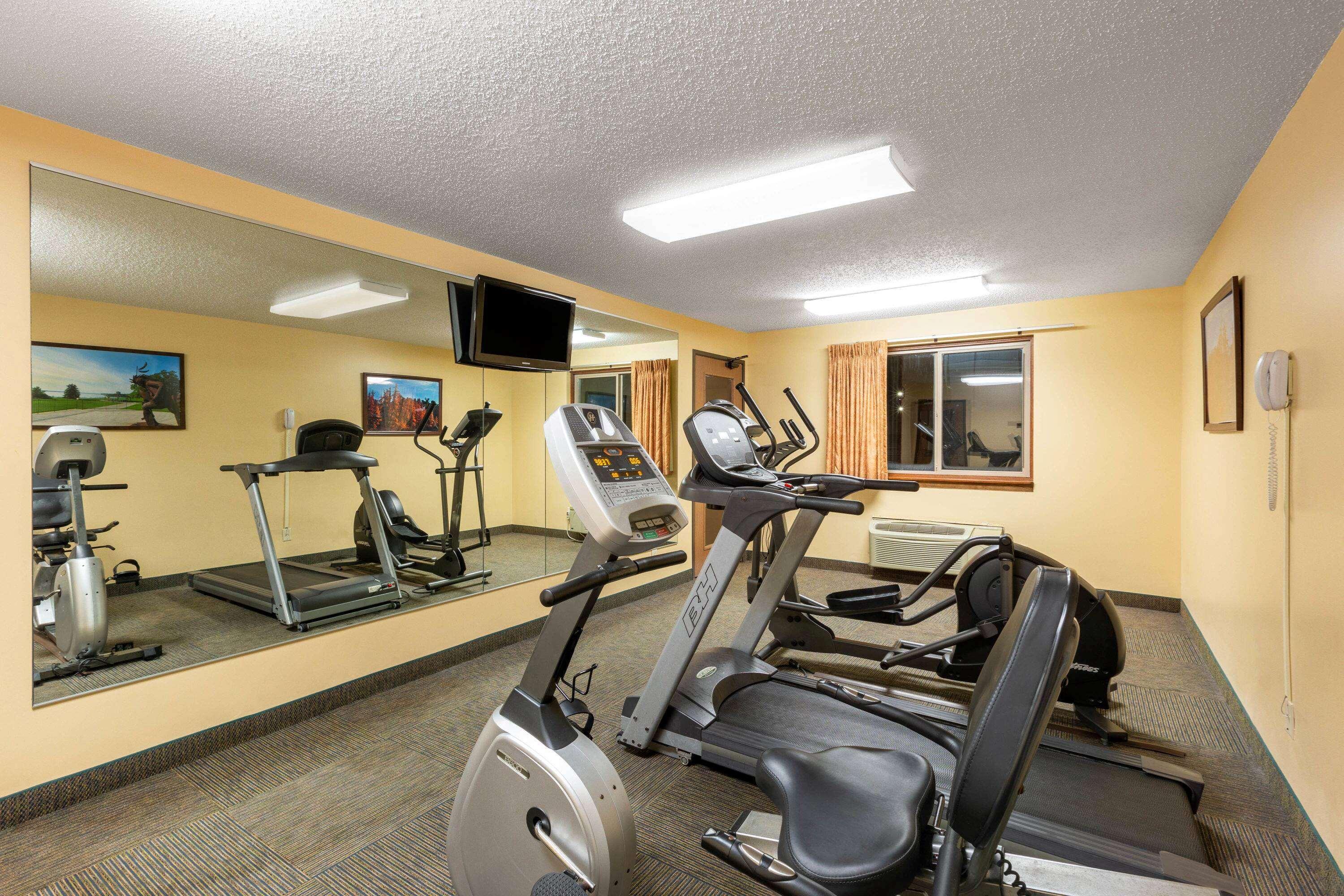 Super 8 by Wyndham Bemidji MN Hotel Bagian luar foto