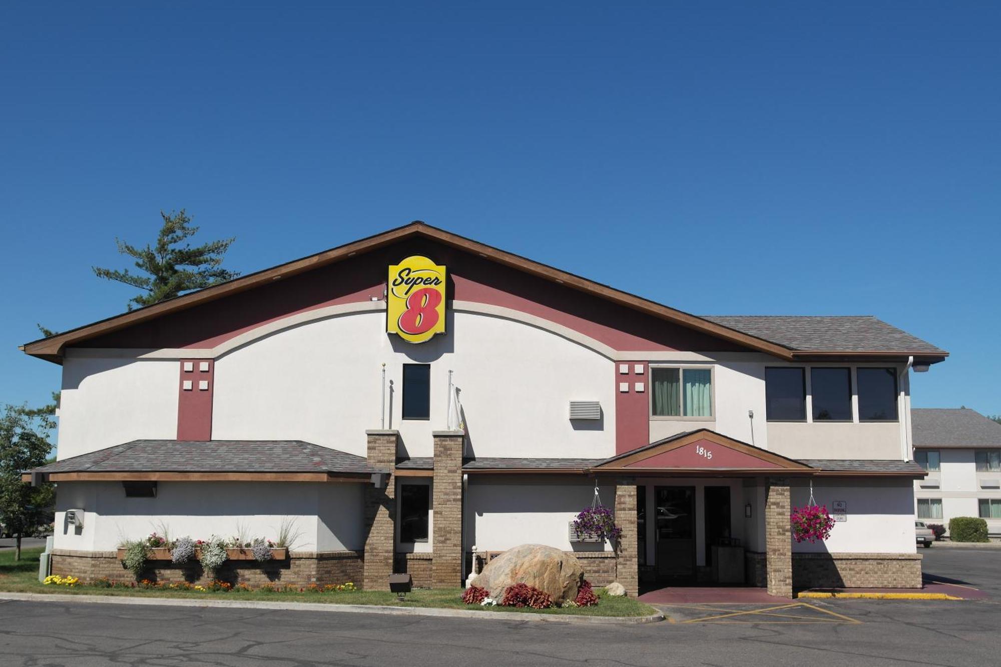 Super 8 by Wyndham Bemidji MN Hotel Bagian luar foto
