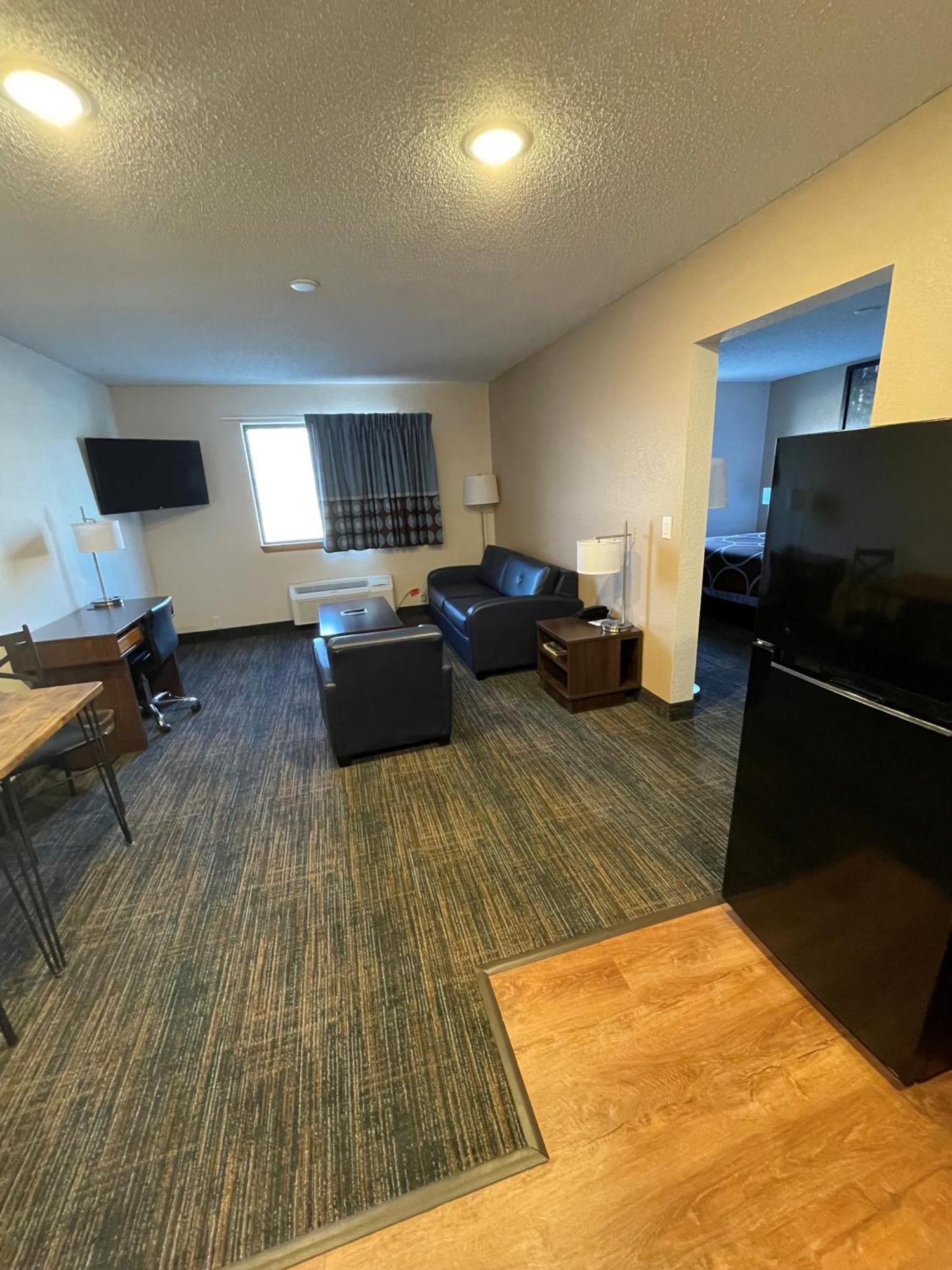 Super 8 by Wyndham Bemidji MN Hotel Bagian luar foto
