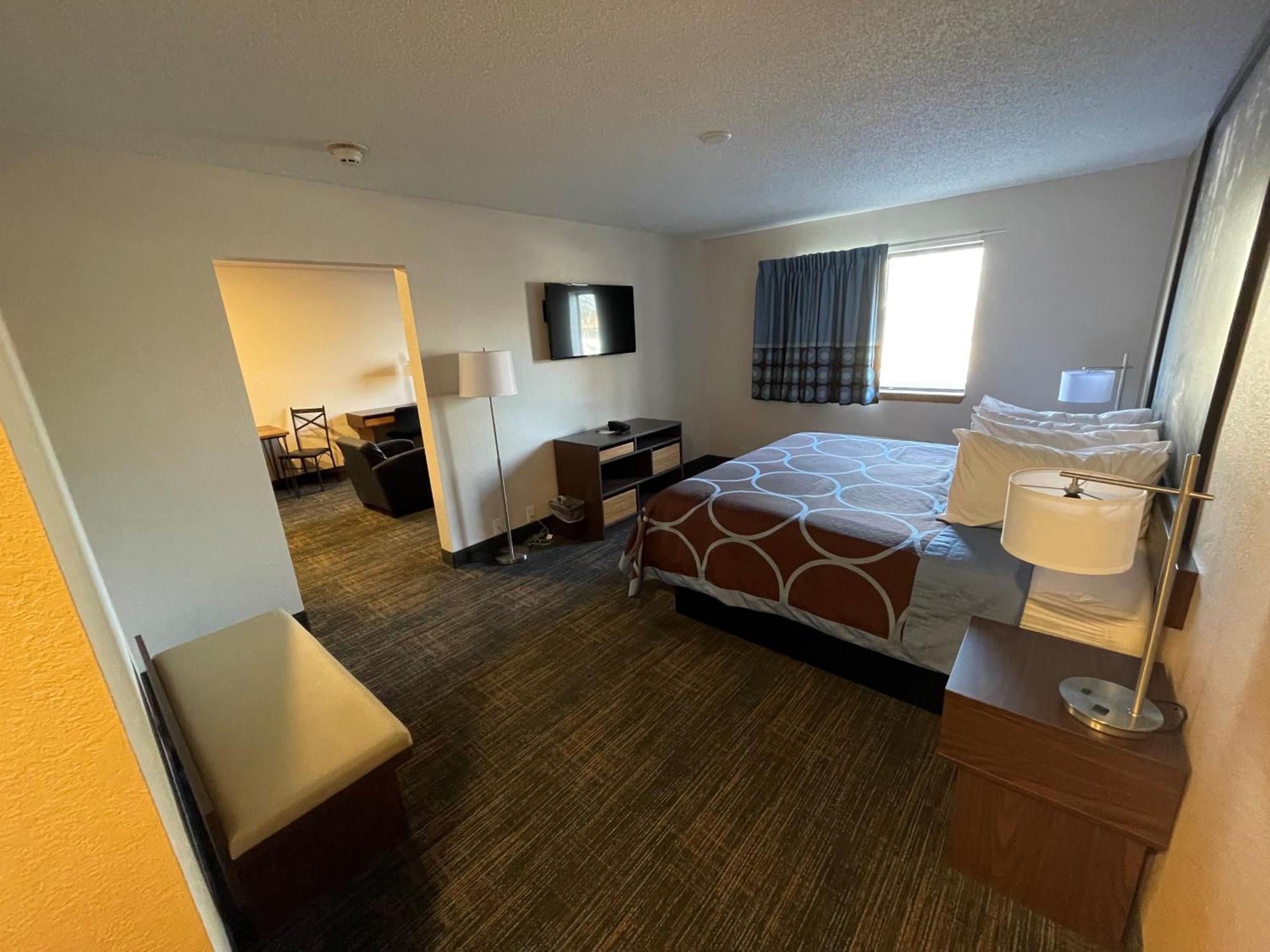 Super 8 by Wyndham Bemidji MN Hotel Bagian luar foto